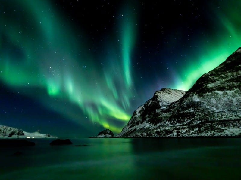 Aurora boreal: o 'buraco azul' no céu da Suécia que permite