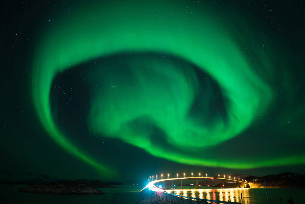 noruega-aurora-boreal-fiordes
