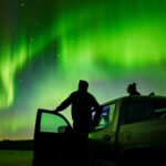 Caçada à Aurora Boreal de carro.