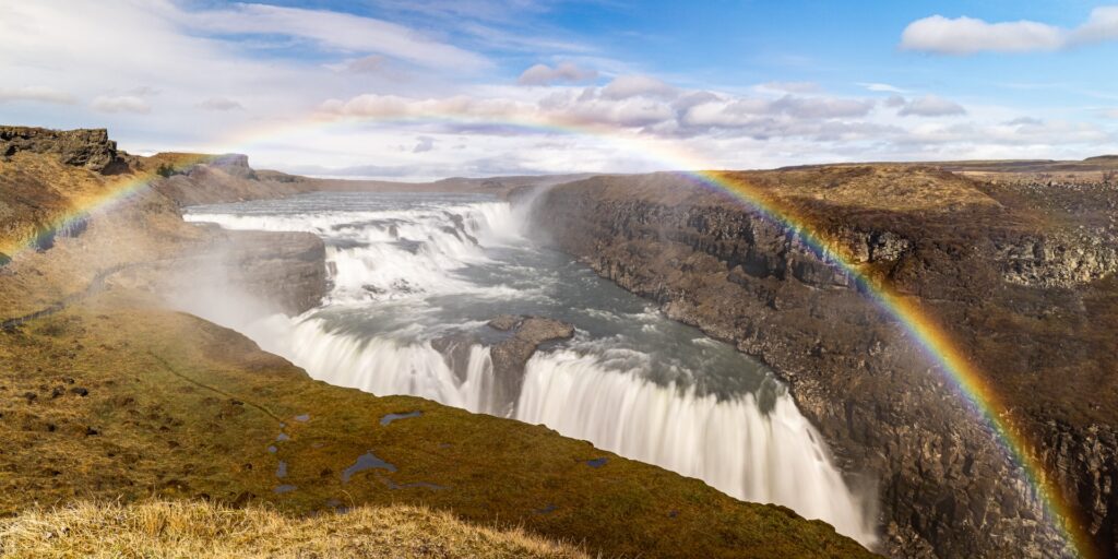 Cachoeira Gullfoss com arco-íris - Golden Circle - Islândia