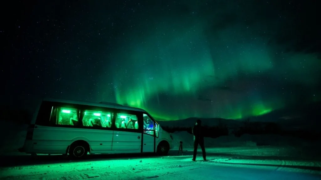 SEU DINHEIRO O turismo de luxo na Escandinávia é diferente hotéis cinco-estrelas e ostentação saem do roteiro BOREALIS NA MIDIA