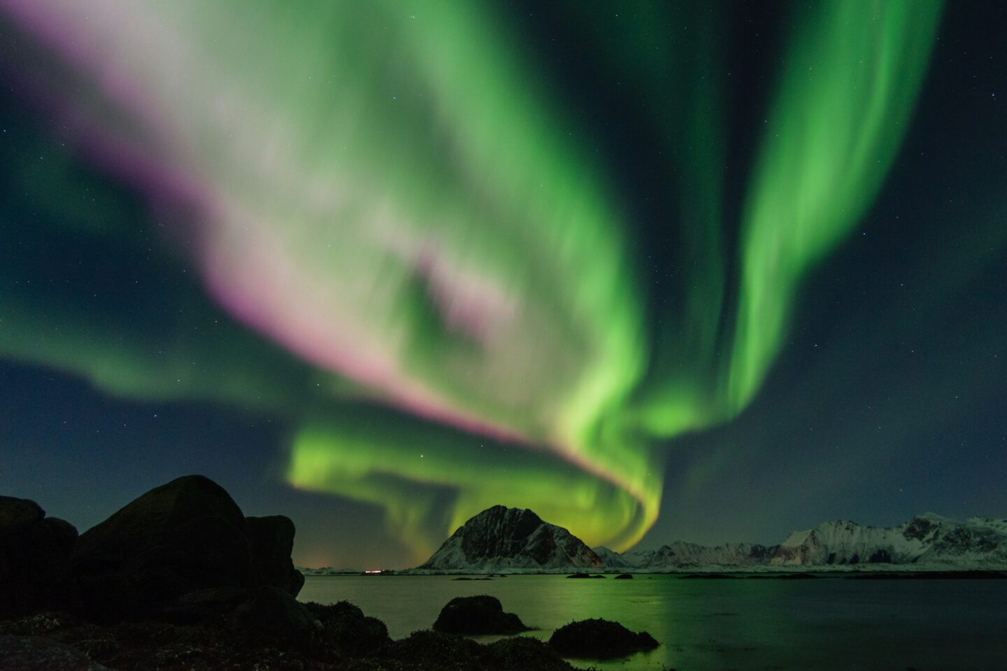 aurora-boreal-em-lofoten-noruega-johannes-groll-upxoqv5gar8-unsplash