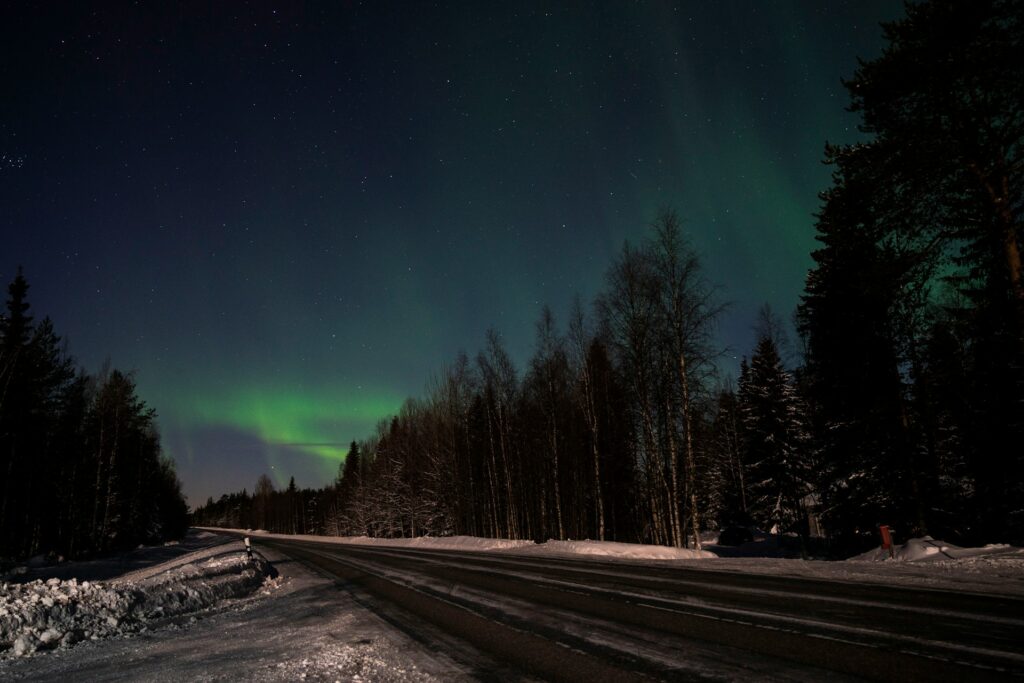 aurora-boreal-em-rovaniemi-finlandia-marc-wieland-i2ptp9d9mow-unsplash-1
