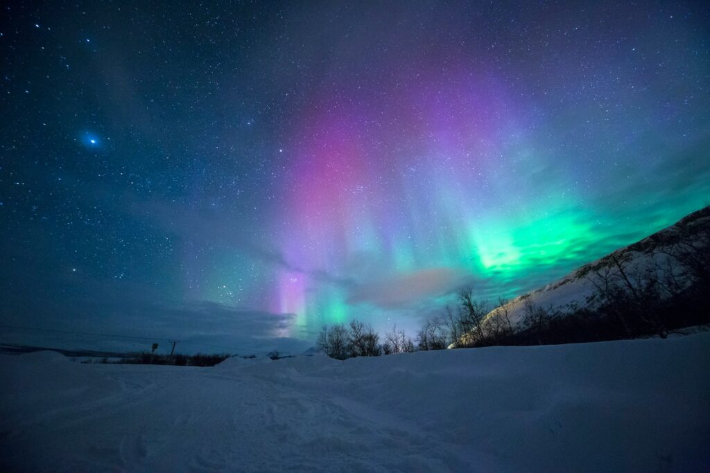 aurora-boreal-tromso-noruega-lightscape-ltnpejwdsay-unsplash
