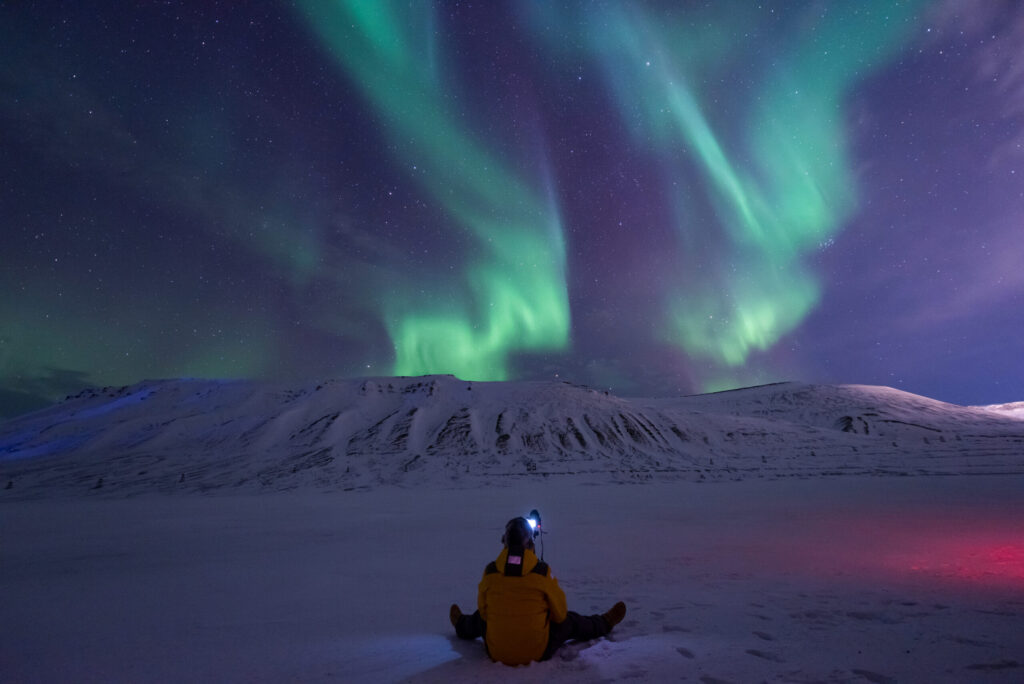 The,Polar,Arctic,Northern,Lights,Hunting,Aurora,Borealis,Sky,Star