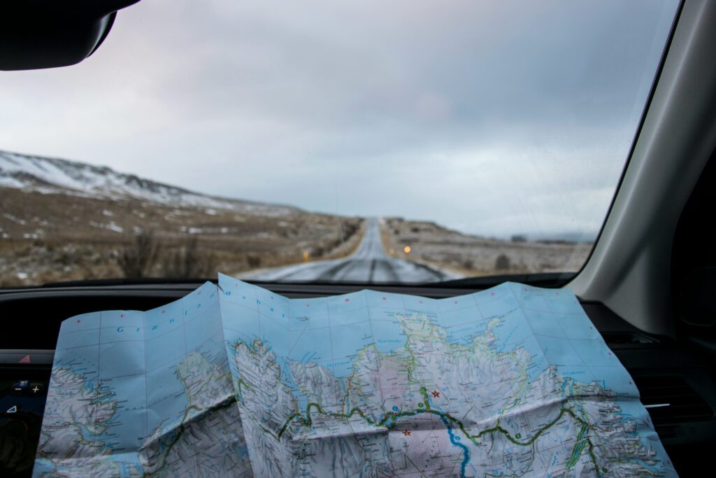 coolcation-viagem-artico-islandia-self-travel-tabea-schimpf-9-xfykai6zi-unsplash-scaled