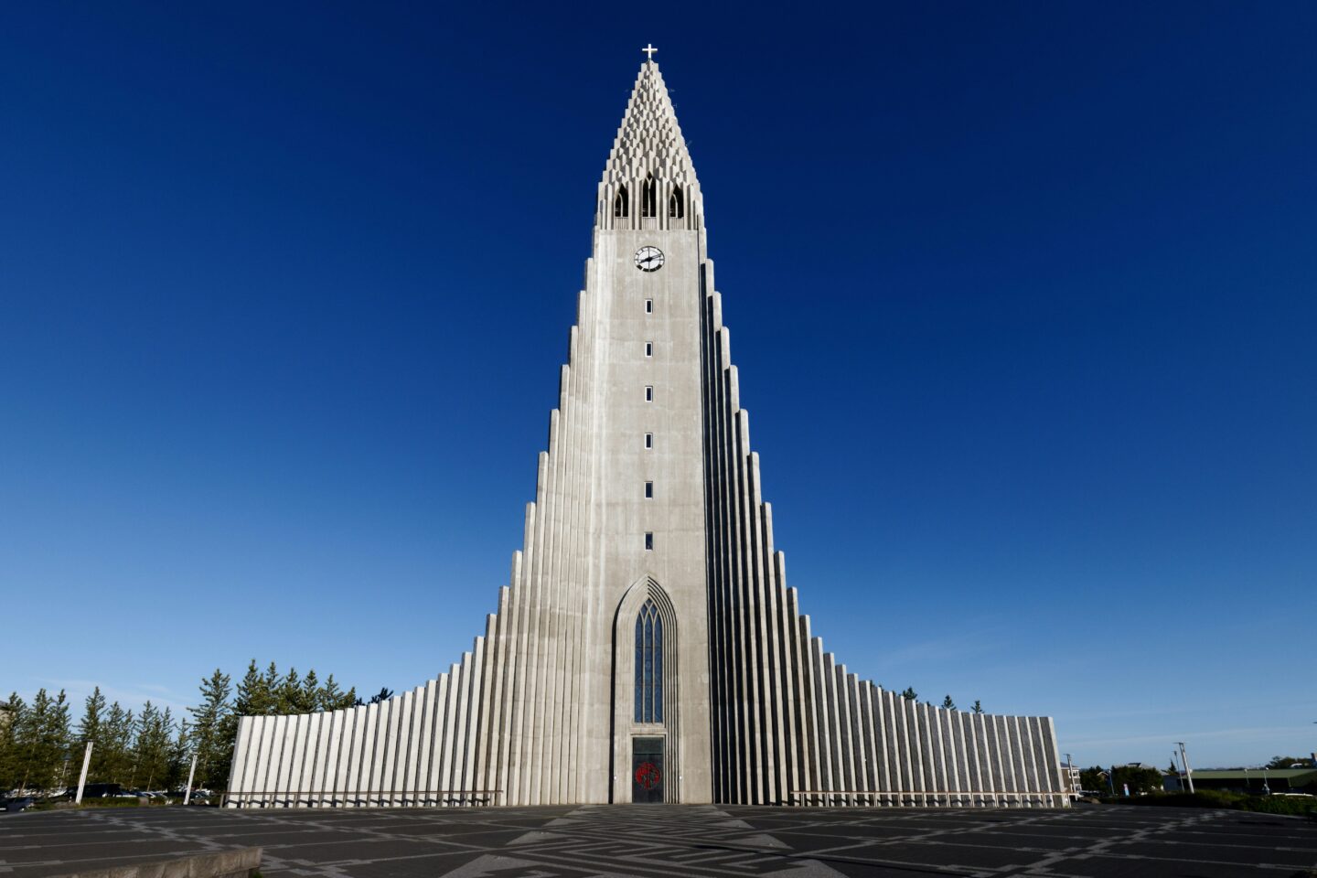 hallgrimskirkja-islandia-igreja-arquitetura-yves-alarie-67s0beneumk-unsplash