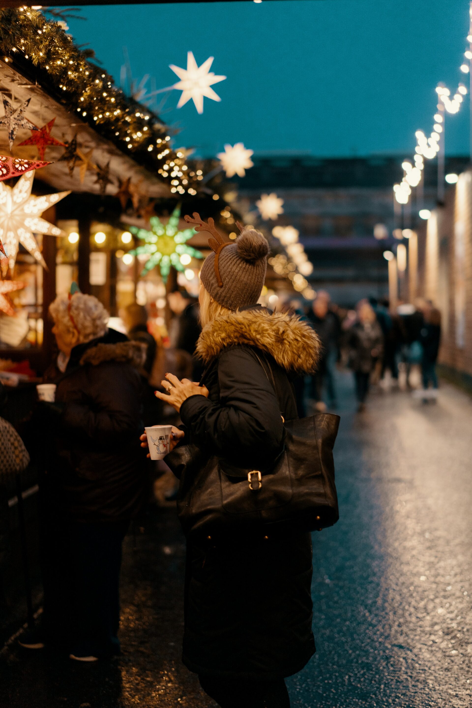 mercado-de-natal-christmas-market-ross-sneddon-zbuntdumg6u-unsplash