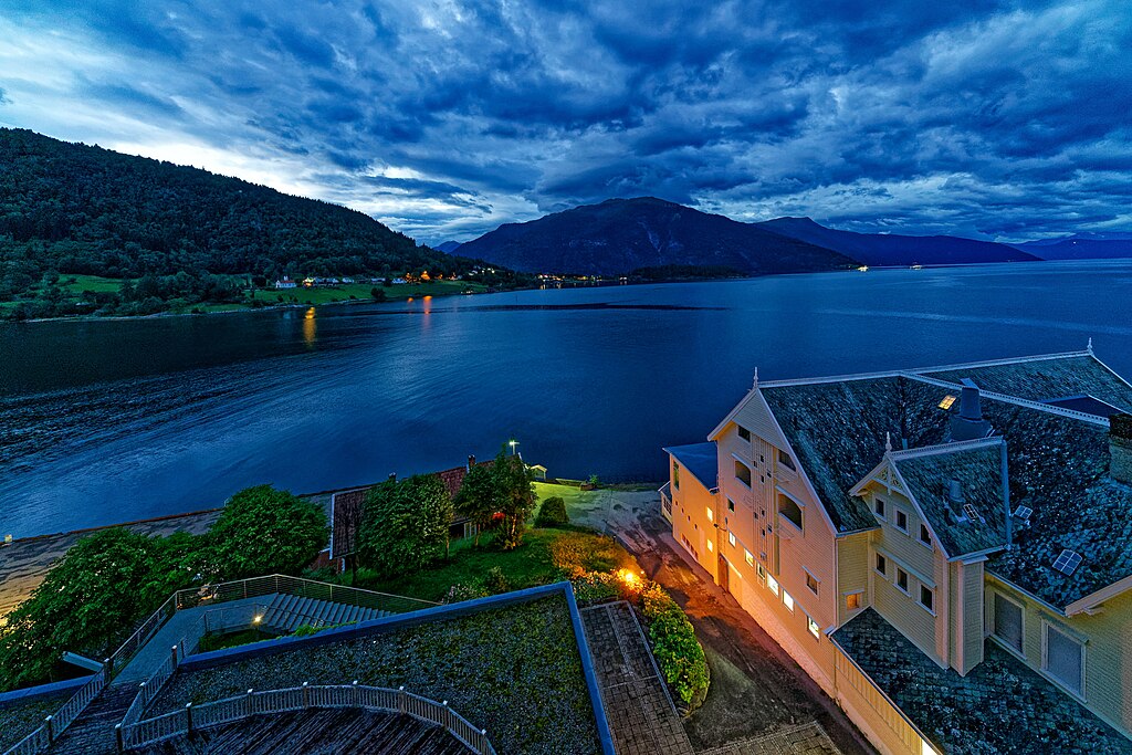 noite-de-verao-no-sognefjord-noruega-fiorde