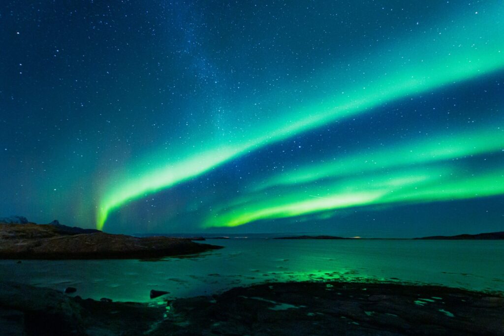 noruega-lofoten-aurora-boreal-henrik-heitmann-wq1uivnfgyq-unsplash-scaled