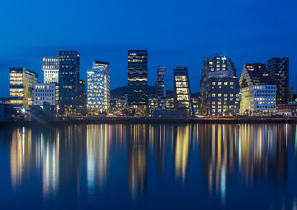 noruega-oslo-a-noite