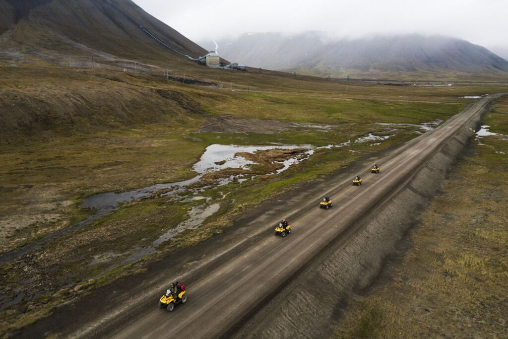 ATV safari verão Svalbard Adventures tn_summer_ATV_svalbard_city_Jan-Christoph-Elle_004 forn