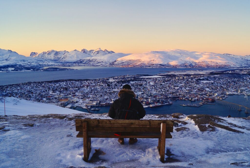 vista de Tromso Noruega daniel-vogel-Jdvvs2JqKD0-unsplash