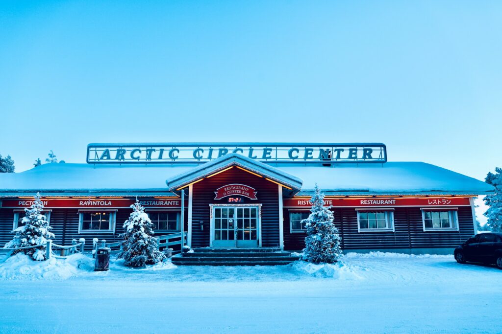 Centro do Círculo Polar Ártico em Rovaniemi na Finlândia.