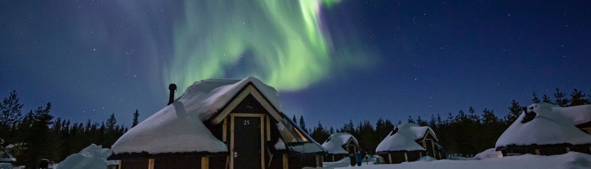 Páscoa na Finlândia - Northern Lights Village