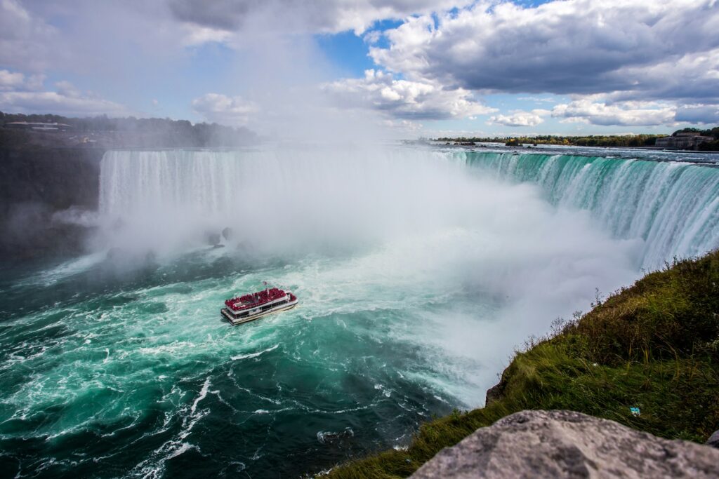 Navegação em Niagara Falls - Canadá