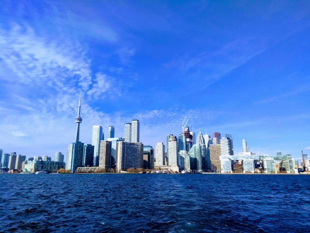 Toronto skyline durante o dia – Canadá